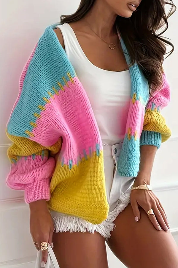 Lässige Strickjacke Mit Kontrastnähten