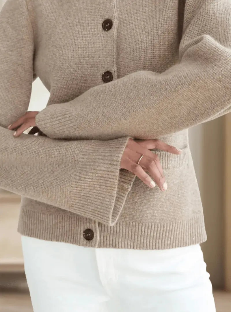 Elegante Damen Strickjacke mit Knöpfen