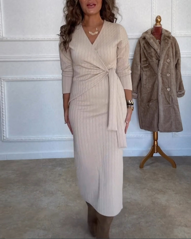 Elegantes Bodycon Kleid mit V-Ausschnitt - IdealeKleiden