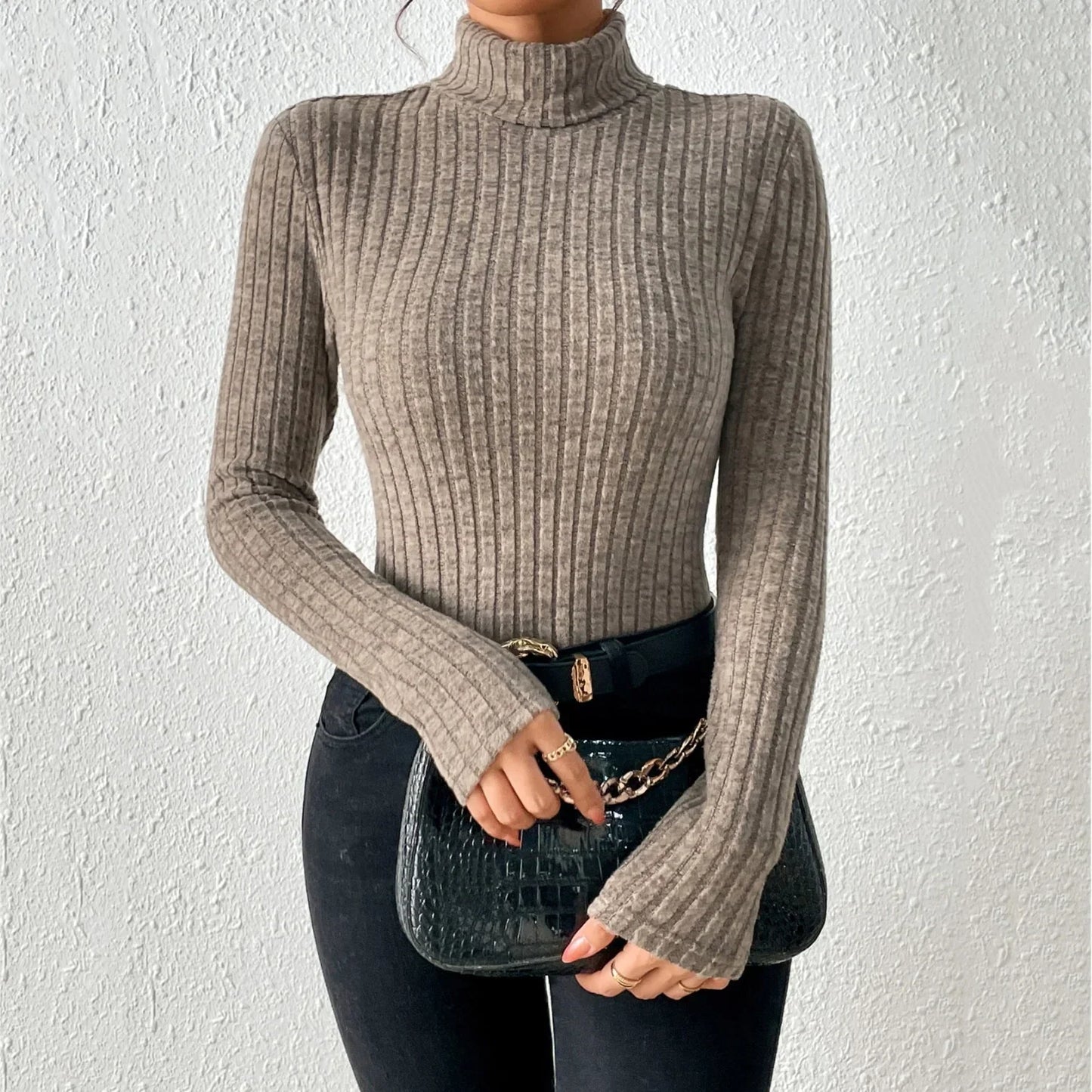 Elegantes Kleid mit hohem Kragen und schmalem Schnitt - IdealeKleiden