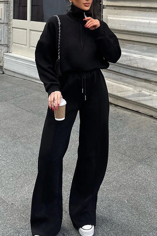 Modisches Zweiteiler Set: Pullover Sweatshirt und Jogginghose