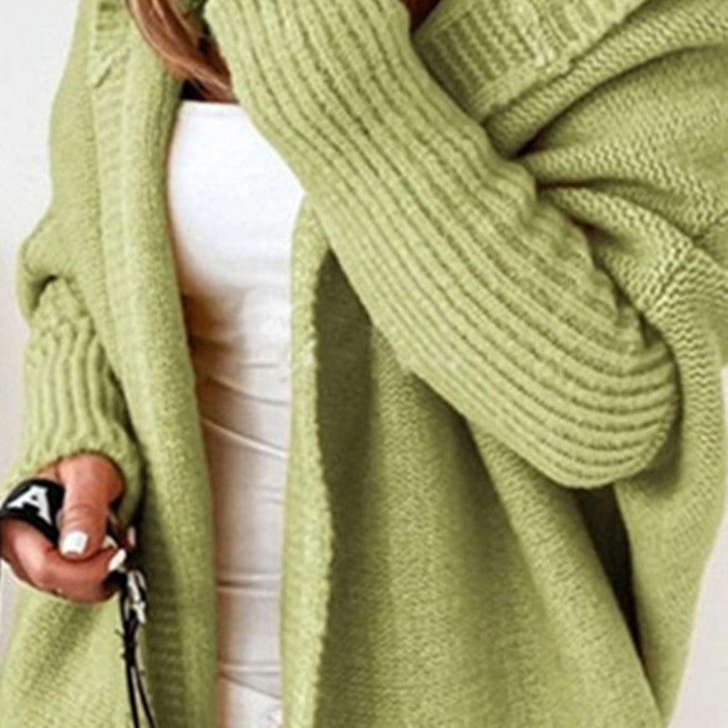 Gemütliche Strickjacke mit Kapuze