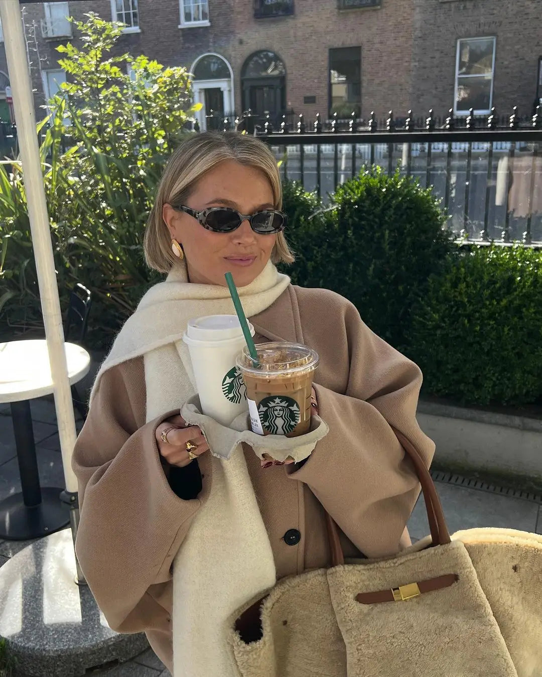 Großer Wintermantel Oversized Style Klassisch - IdealeKleiden