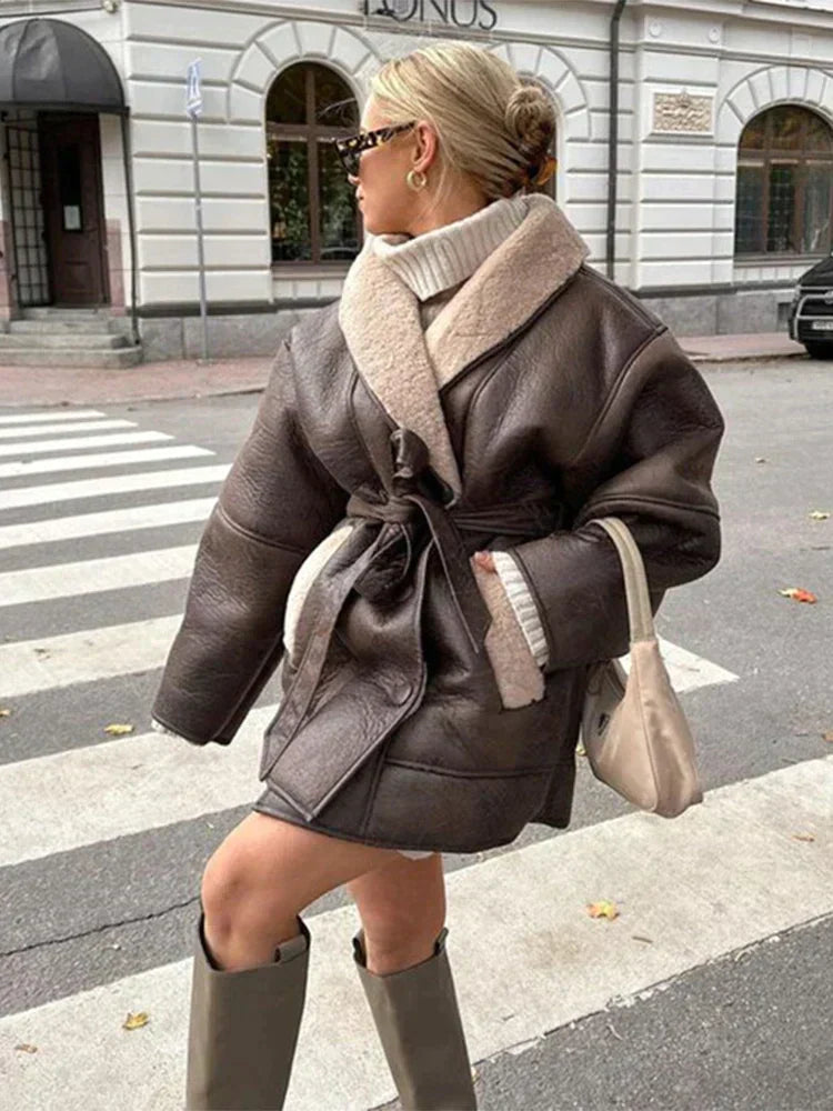 Eleganter Damen Winterledermantel Gürtel