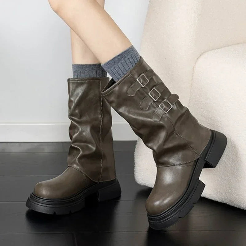 Stilvolle Damenstiefel Chunky Heel mit Riemen