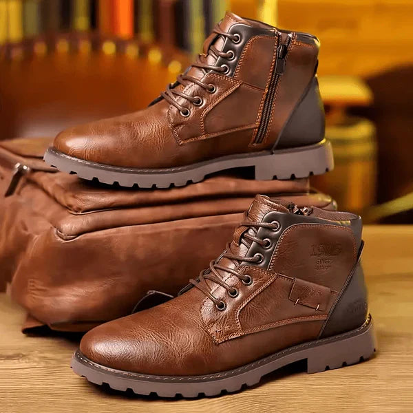 Robuste Lederstiefel Mit Profilsohle Und Zuverlässigem Grip
