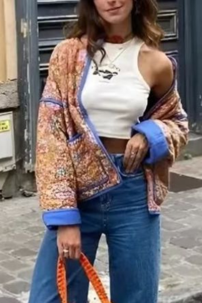 Moderne Steppjacke Mit Großer Tasche