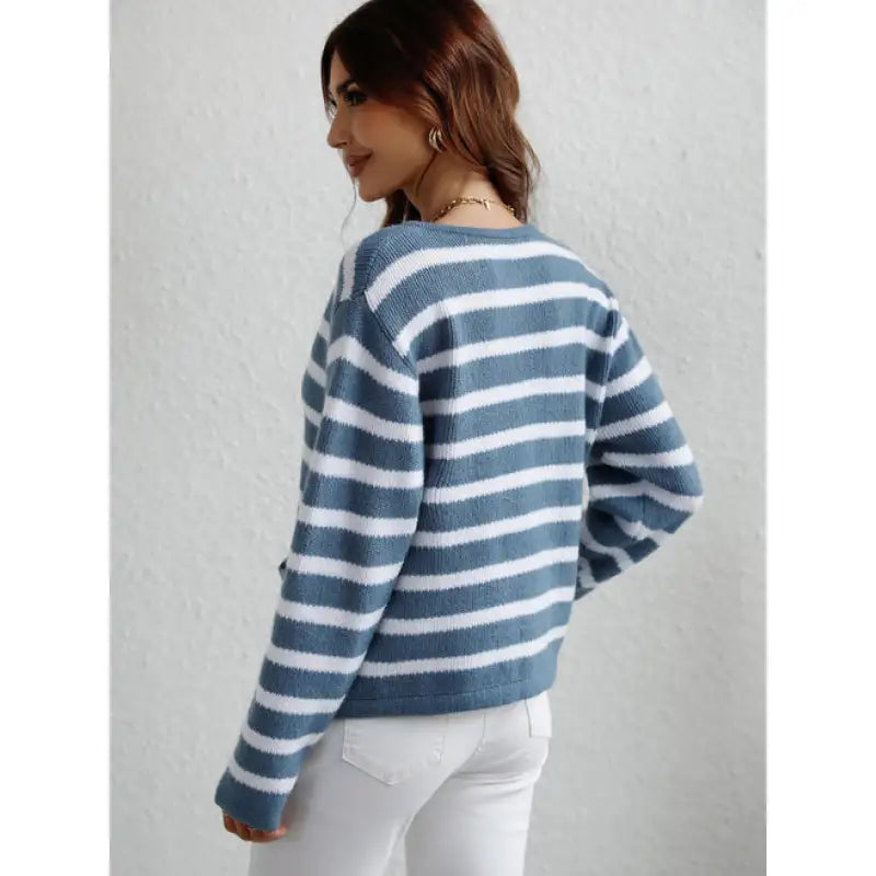 Gemütlicher Pullover Grobstrick mit Knöpfen und Taschen - IdealeKleiden