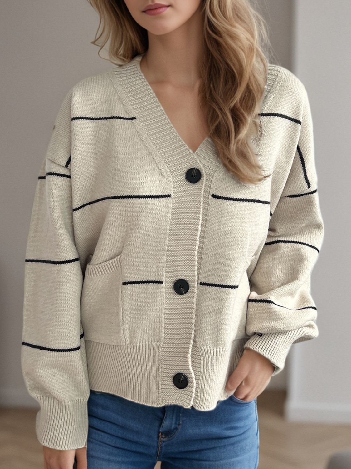 Modische Strickjacke V-Ausschnitt Langarm