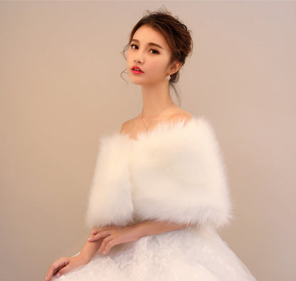 Damen Pelzcape Elegant Weich Voluminös