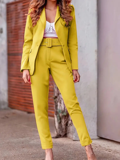 Elegantes Business Outfit Blazer Hose