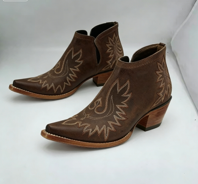 Stilvolle Stiefeletten Hoch Hacken Spitze - IdealeKleiden