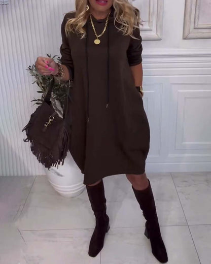 Praktisches Uni-Kleid mit Kapuze