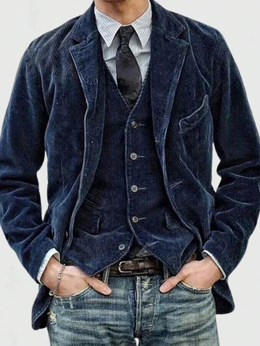 Praktische Outdoor-Jacke Mit Vielen Taschen