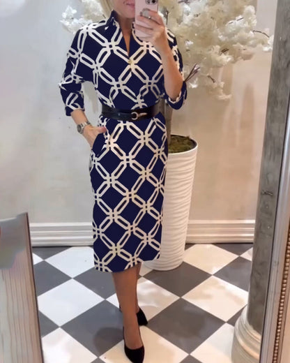 Kleid Mit Geometrischem Muster Und Seiten Schlitz