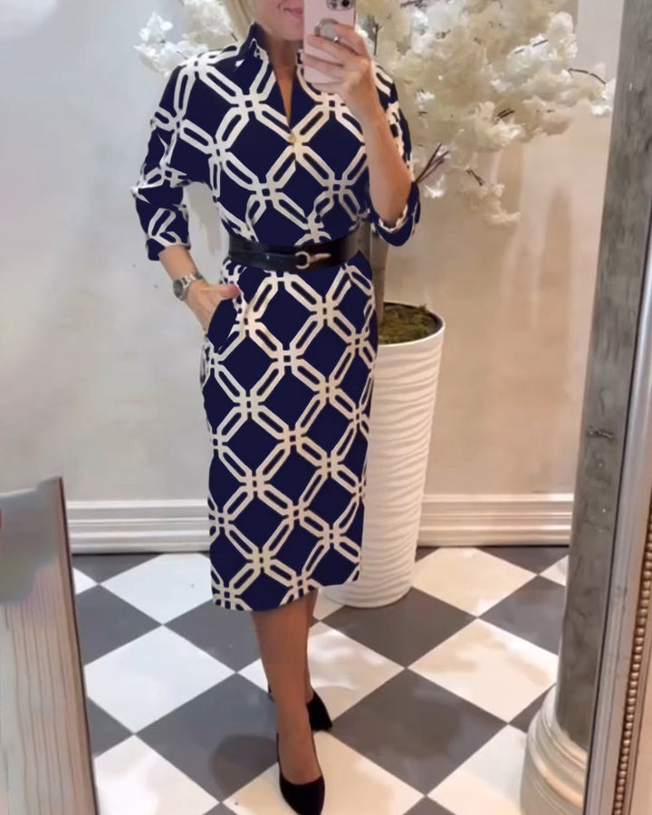 Kleid Mit Geometrischem Muster Und Seiten Schlitz