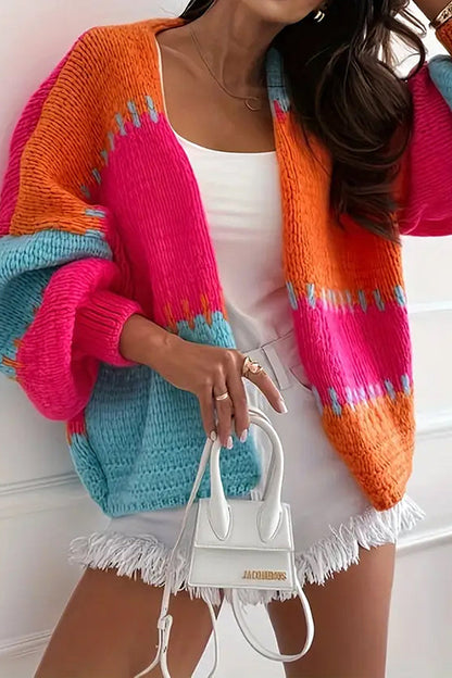 Lässige Strickjacke Mit Kontrastnähten