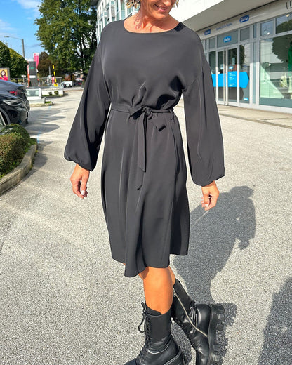 Elegantes Kleid Rundhals Ausschnitt mit Bindeband