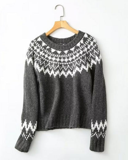 Stylischer Indie Pullover Folk Design