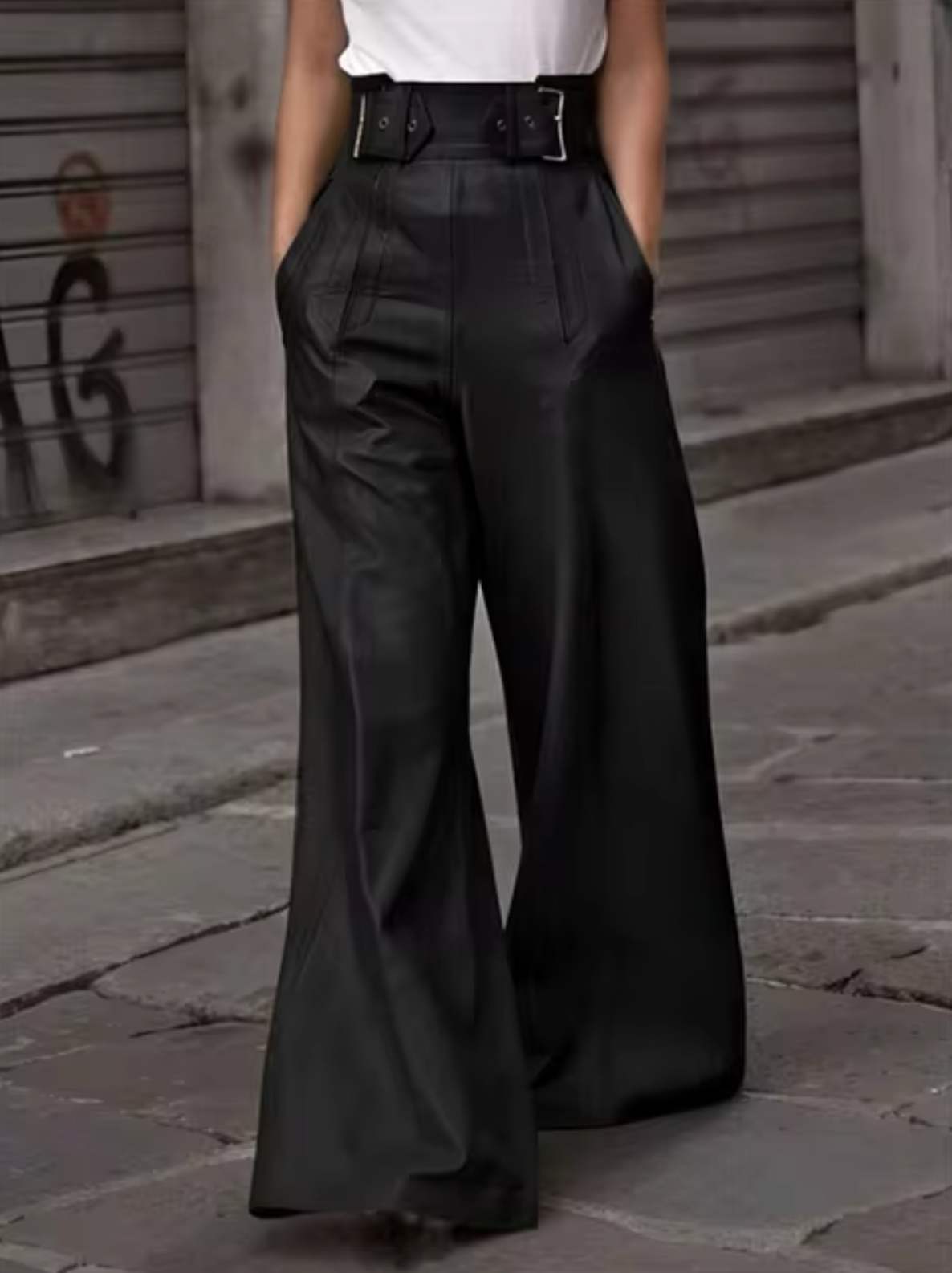 Elegante Lederhosen Damen Hochwertig Plisé - IdealeKleiden