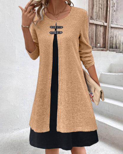 Elegantes Rippenkleid Mit Langen Ärmeln