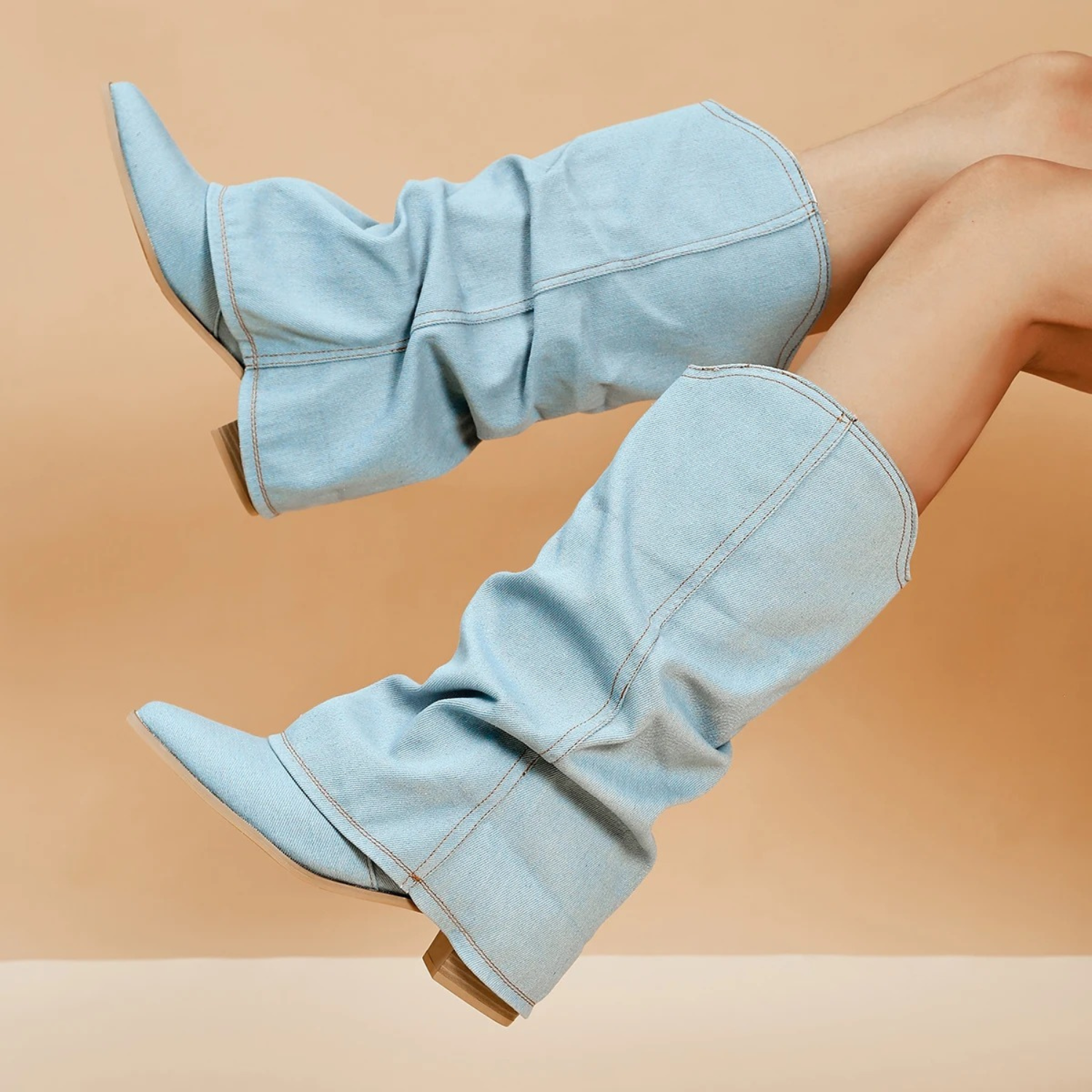 Franjes - Falten-Denim-Stiefel mit Blockabsatz - IdealeKleiden