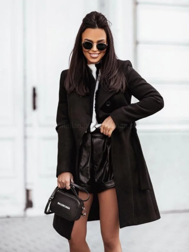 Stylischer Damen Trenchcoat Herbst Trend