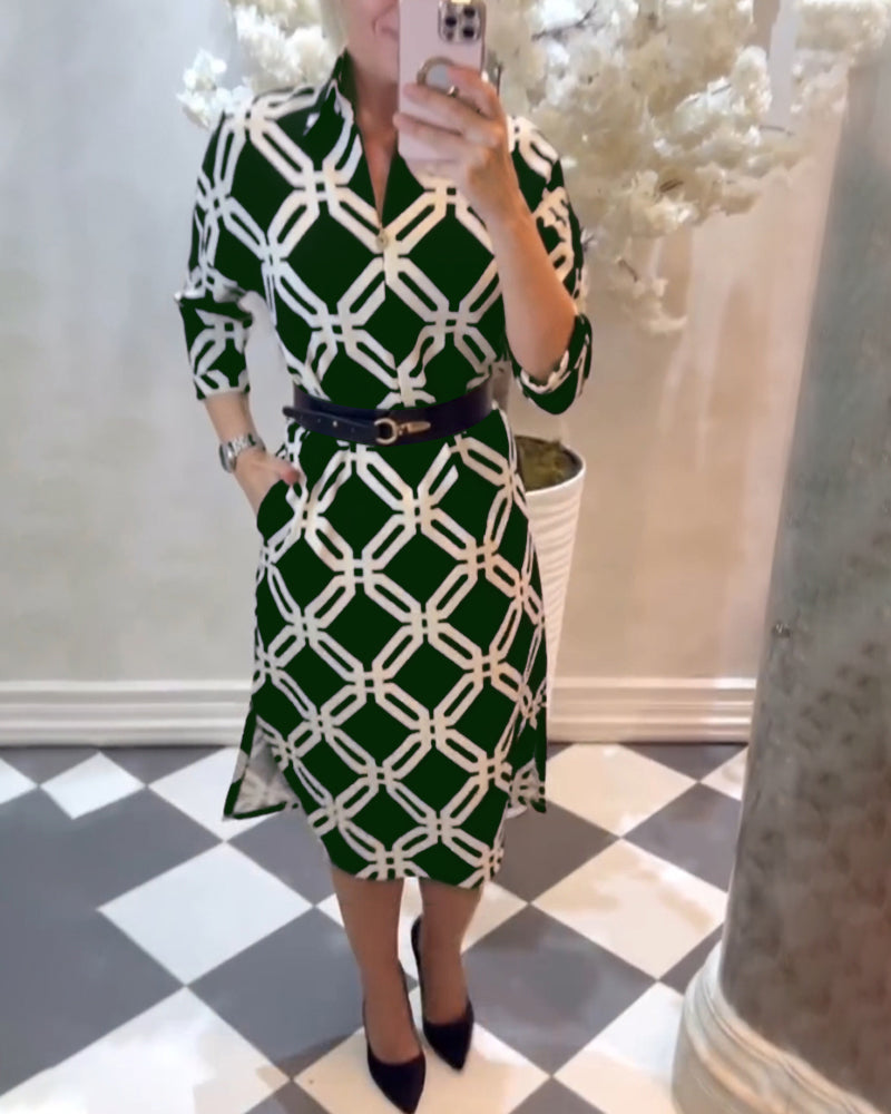 Kleid Mit Geometrischem Muster Und Seiten Schlitz