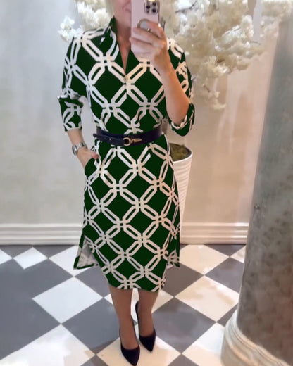 Kleid Mit Geometrischem Muster Und Seiten Schlitz
