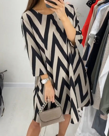 Modisches Damenkleid Mit Aufdruck - IdealeKleiden
