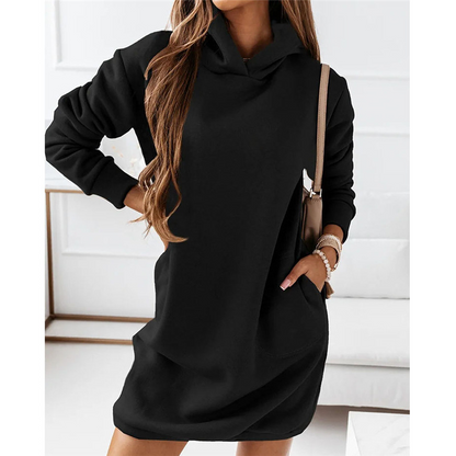 Praktisches Kleid mit Kapuze und Taschen