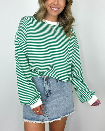 Stylischer Übergrößer Pullover Streifenmuster