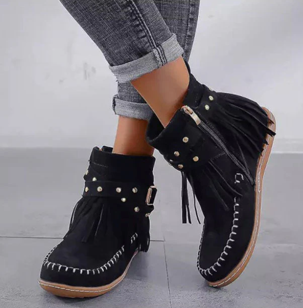 Stilvolle Wildleder Stiefel Mit Fransen