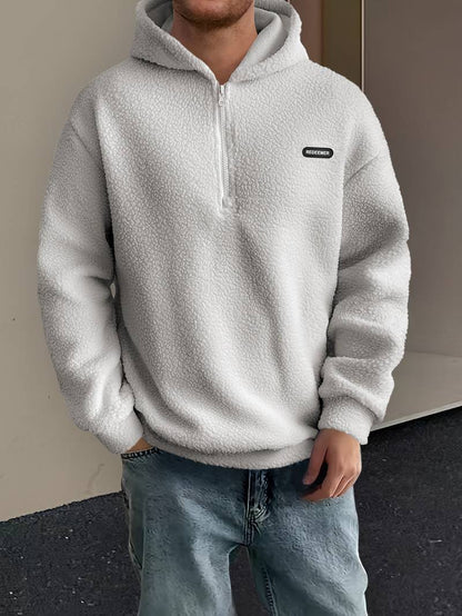 Stylischer Herren Hoodie mit Pelzkapuze