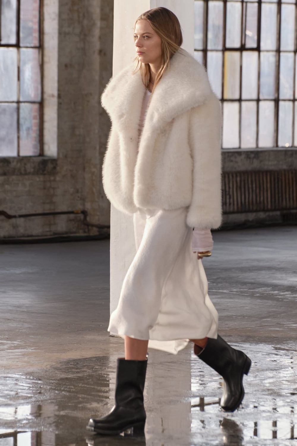 Luxus Damen Pelzjacke Modern - IdealeKleiden
