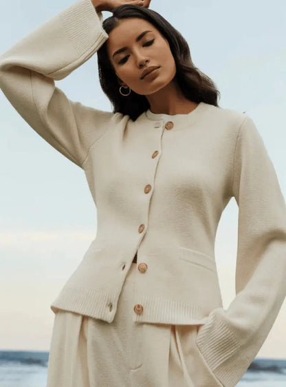 Elegante Damen Strickjacke mit Knöpfen