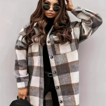 Lange Damenwinterjacke Stylisch Knöpfe