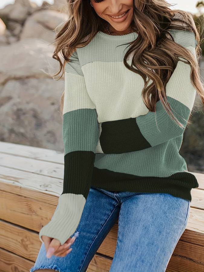 Stilvoller Frauenpullover Streifenmuster Modern