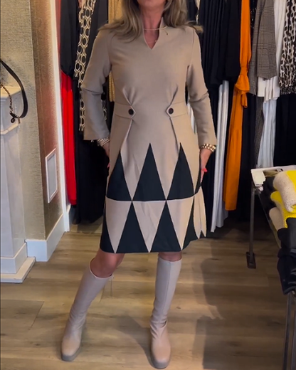 Stylisches Kleid Geometrisches Muster