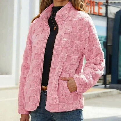 Karierte Damenwinterjacke Modern Schwarzweiß