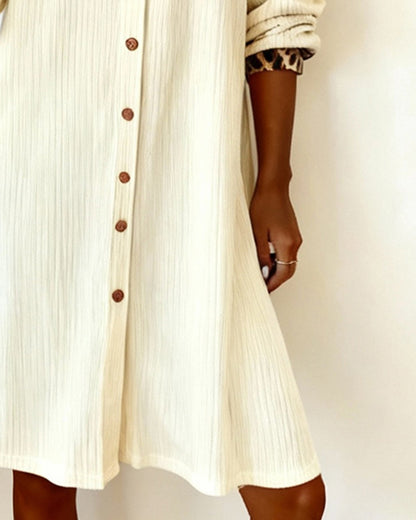 Elegantes Kleid Leopard Muster Kragen Detail - IdealeKleiden