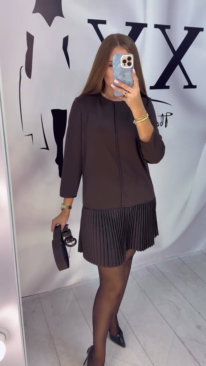 Elegante Damenkleidung Mit Dreiviertelärmeln