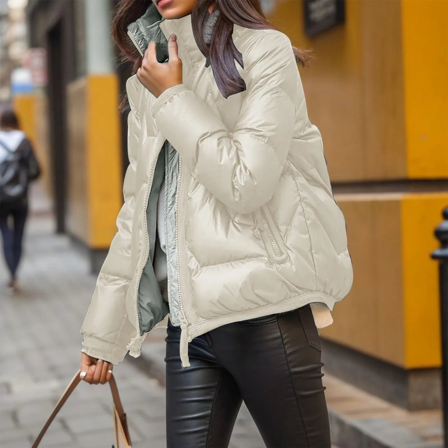 Modische Steppjacke Glänzend Schwarz