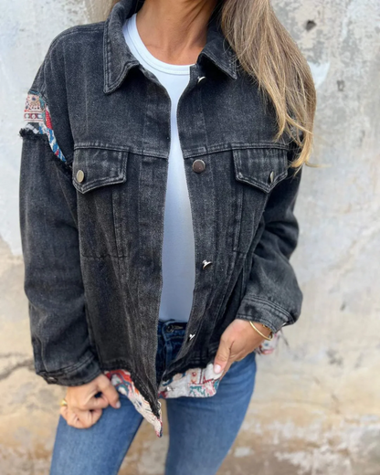 Stylische Jeansjacke mit Exotischen Stickereien