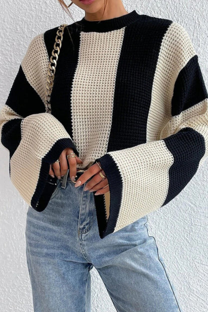 Stylische Frauenkleidung | Glockenärmel Pullover mit Kontraststreifen - IdealeKleiden