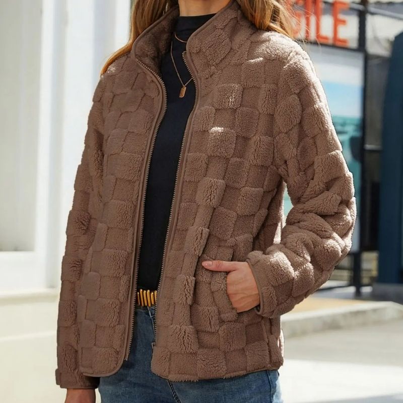 Karierte Damenwinterjacke Modern Schwarzweiß