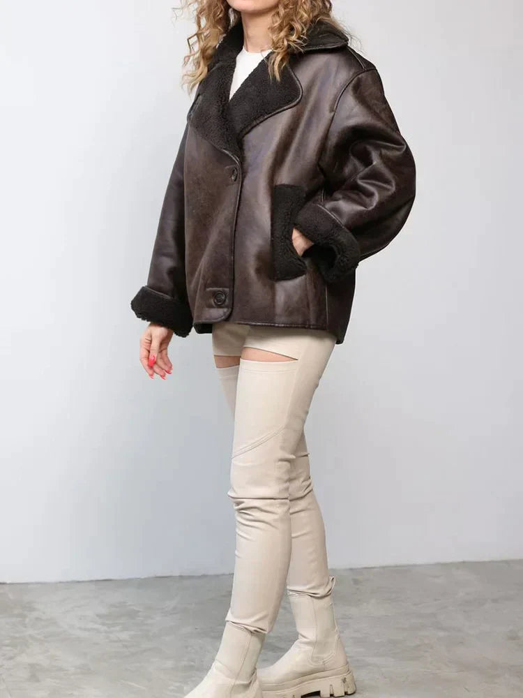 Stilvolle Lederjacke Damen Vintage Look - IdealeKleiden