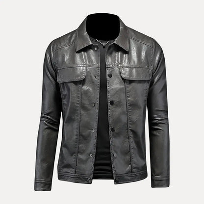 Modische Lederjacke Abenteuer Look
