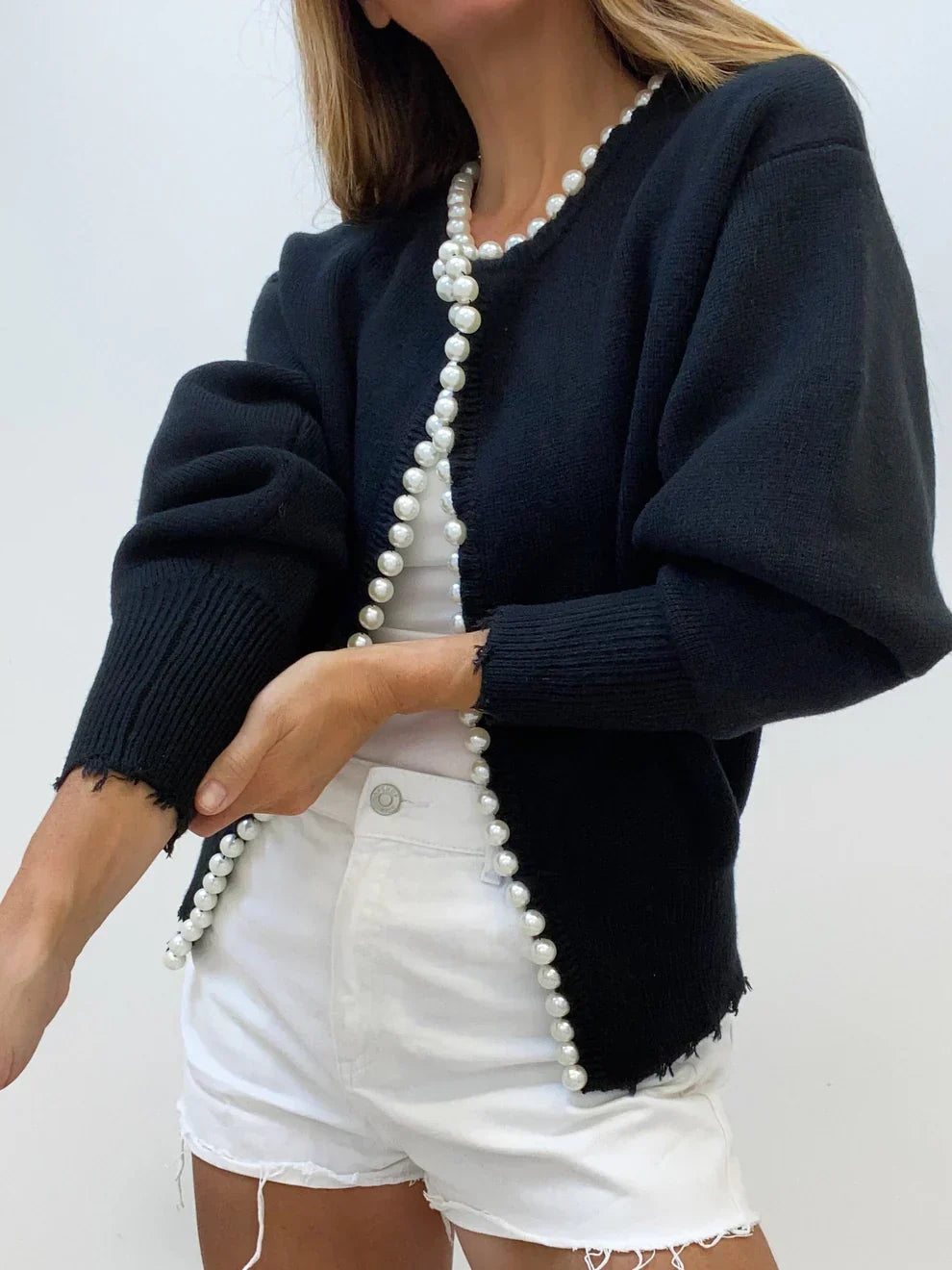Vivien Strickjacke Damen Perlenschmuck Elegant