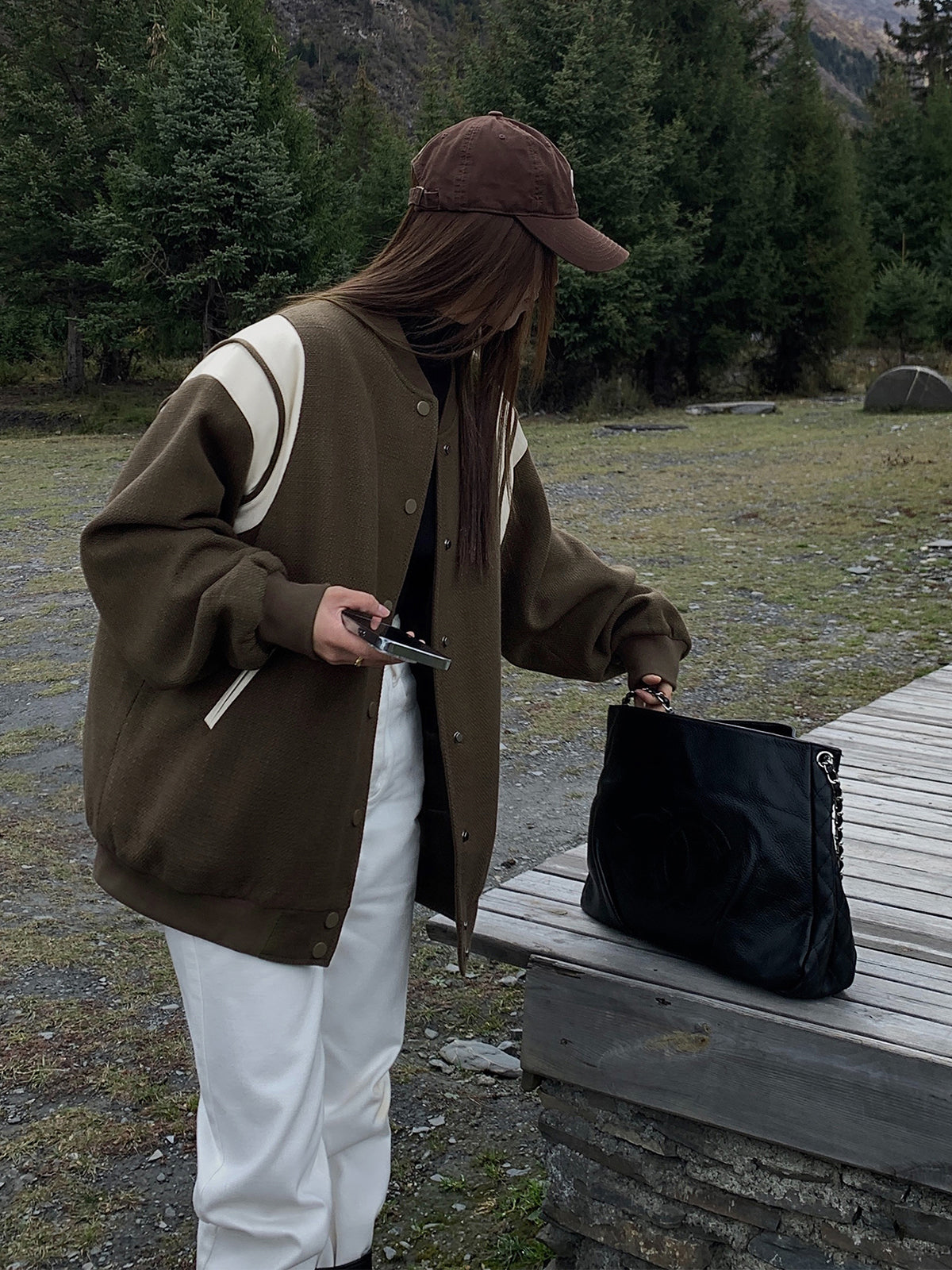 Modische Taschenjacke Mit Kontrastkragen - IdealeKleiden